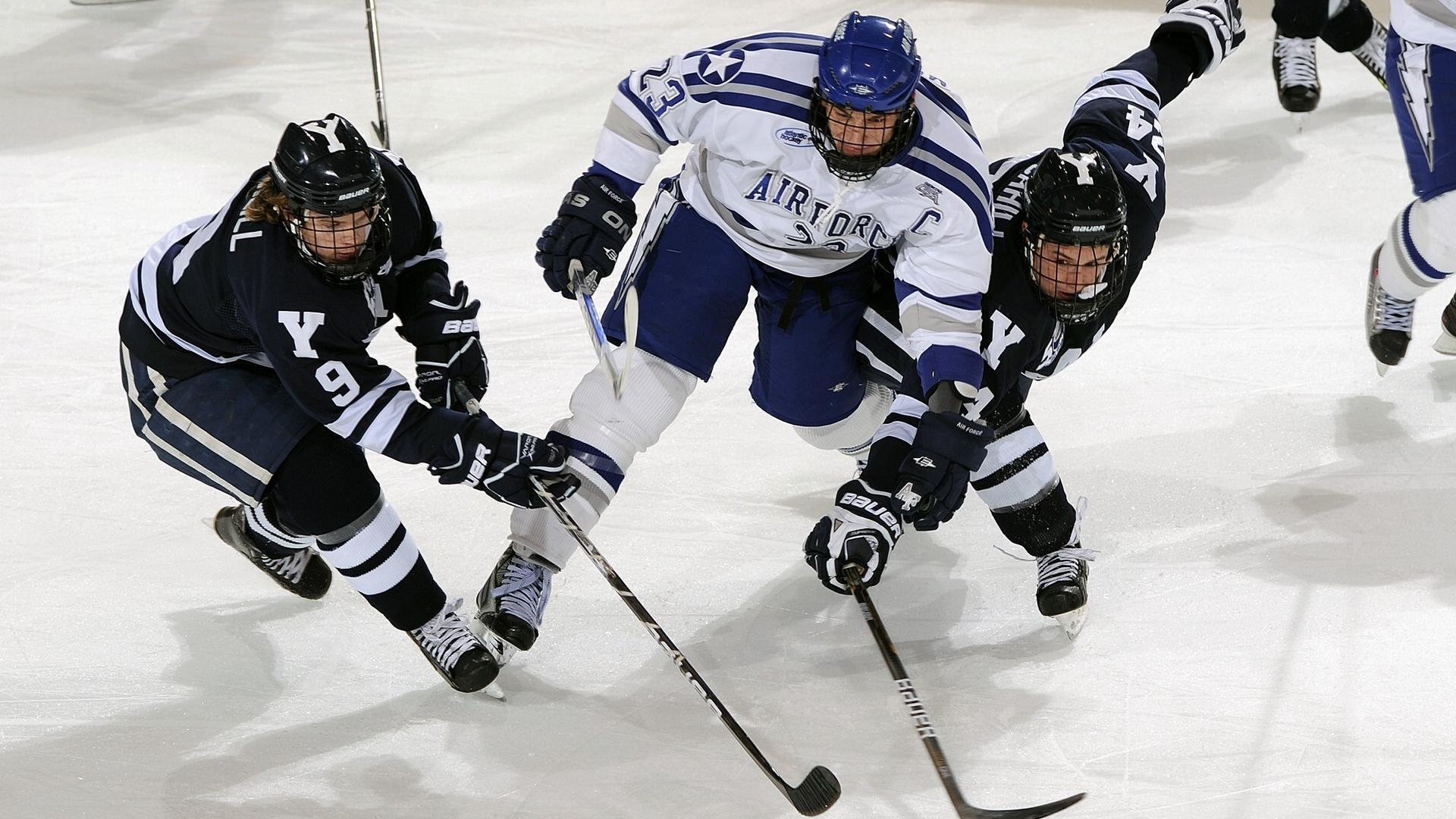 kaiyun体育-传奇教练的“战术宝典”:深耕细作助力球队实现飞跃,盘点十大传奇训练家