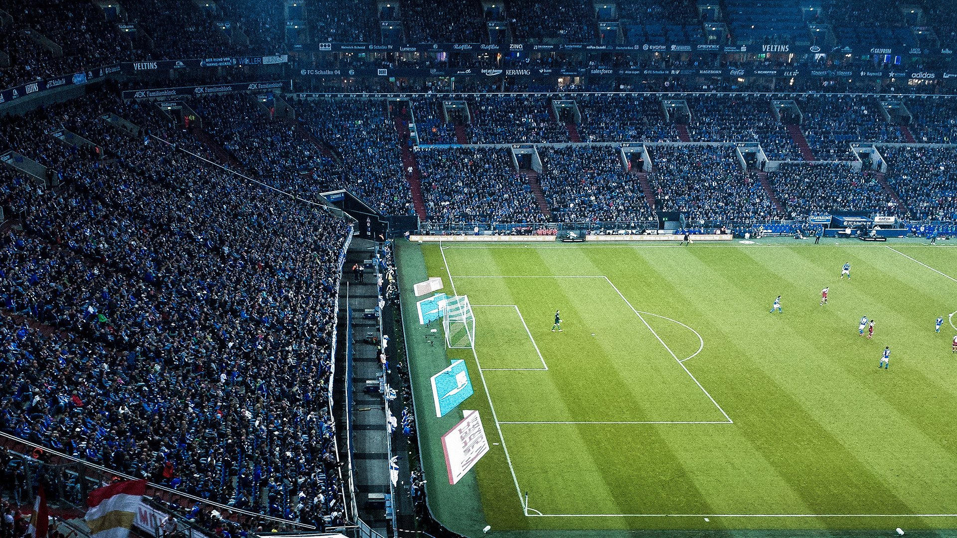 开云在线直播-法甲:里尔3-2险胜巴黎FC,队员们拼尽全力,里尔夺得法甲冠军